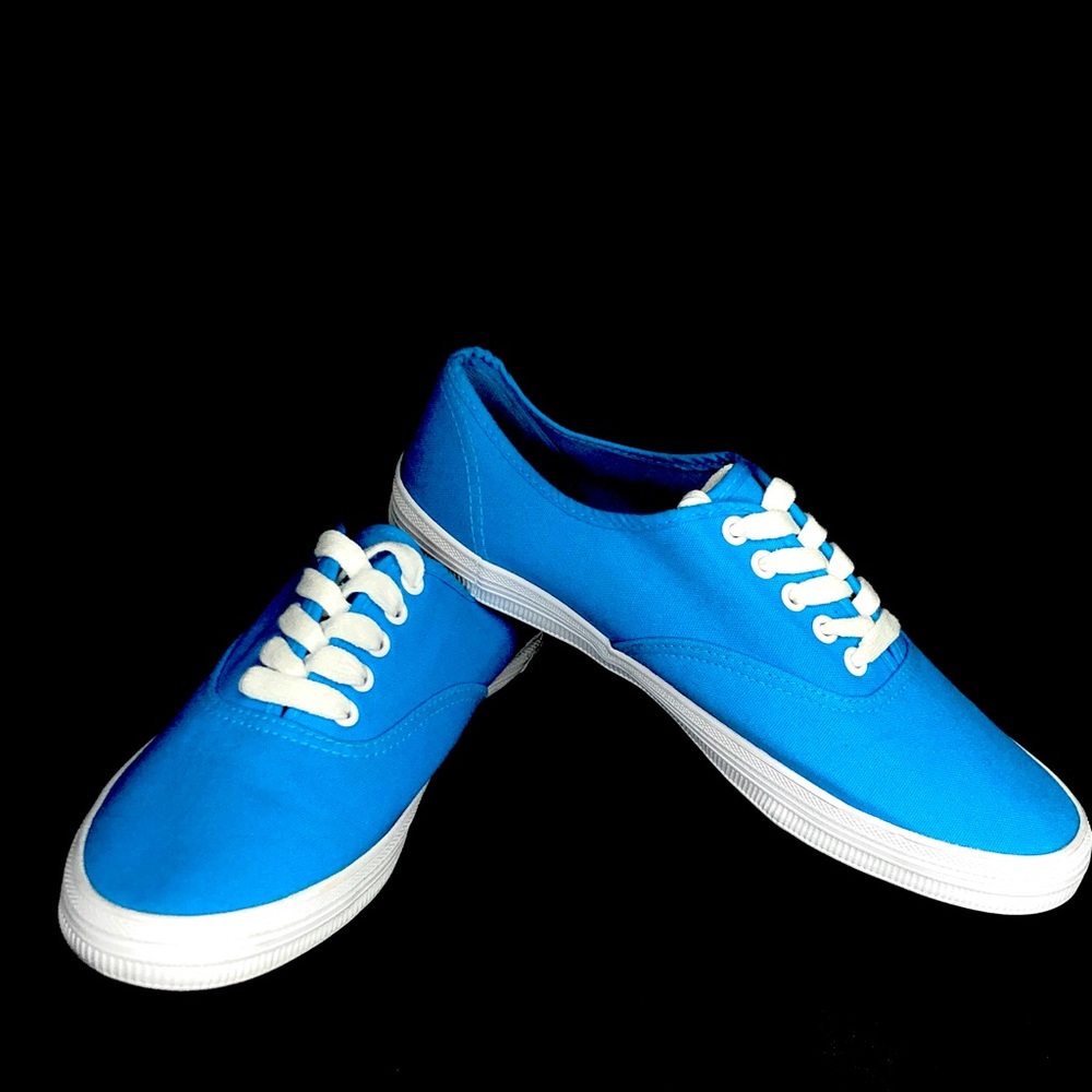 City Sneaks Blue Canvas Sneakers Size 7.5